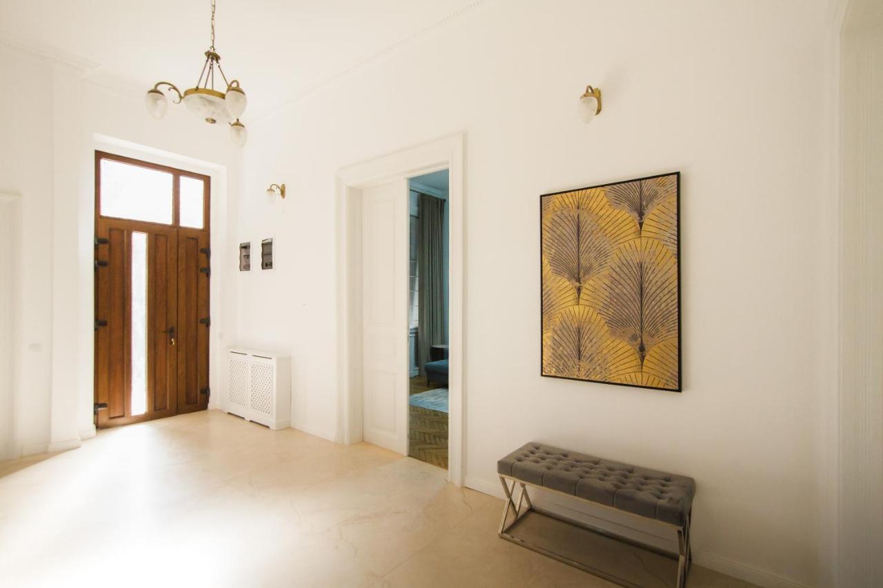 Unique Experience At Rimanoczy Palace Oradea Exterior foto