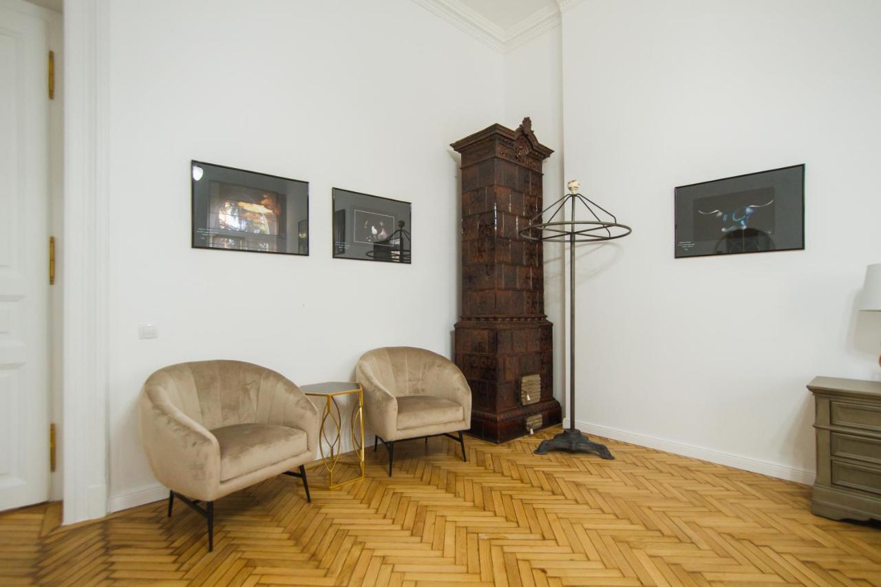 Unique Experience At Rimanoczy Palace Oradea Exterior foto